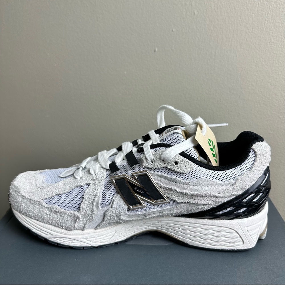 New Balance Mens 1906D Protection Pack Size 9 M1906DC. White Brand New with Box